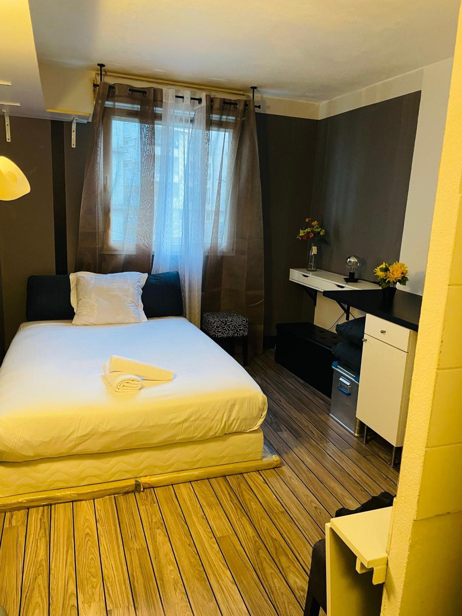 Comfortable Studio In Clichy Buitenkant foto